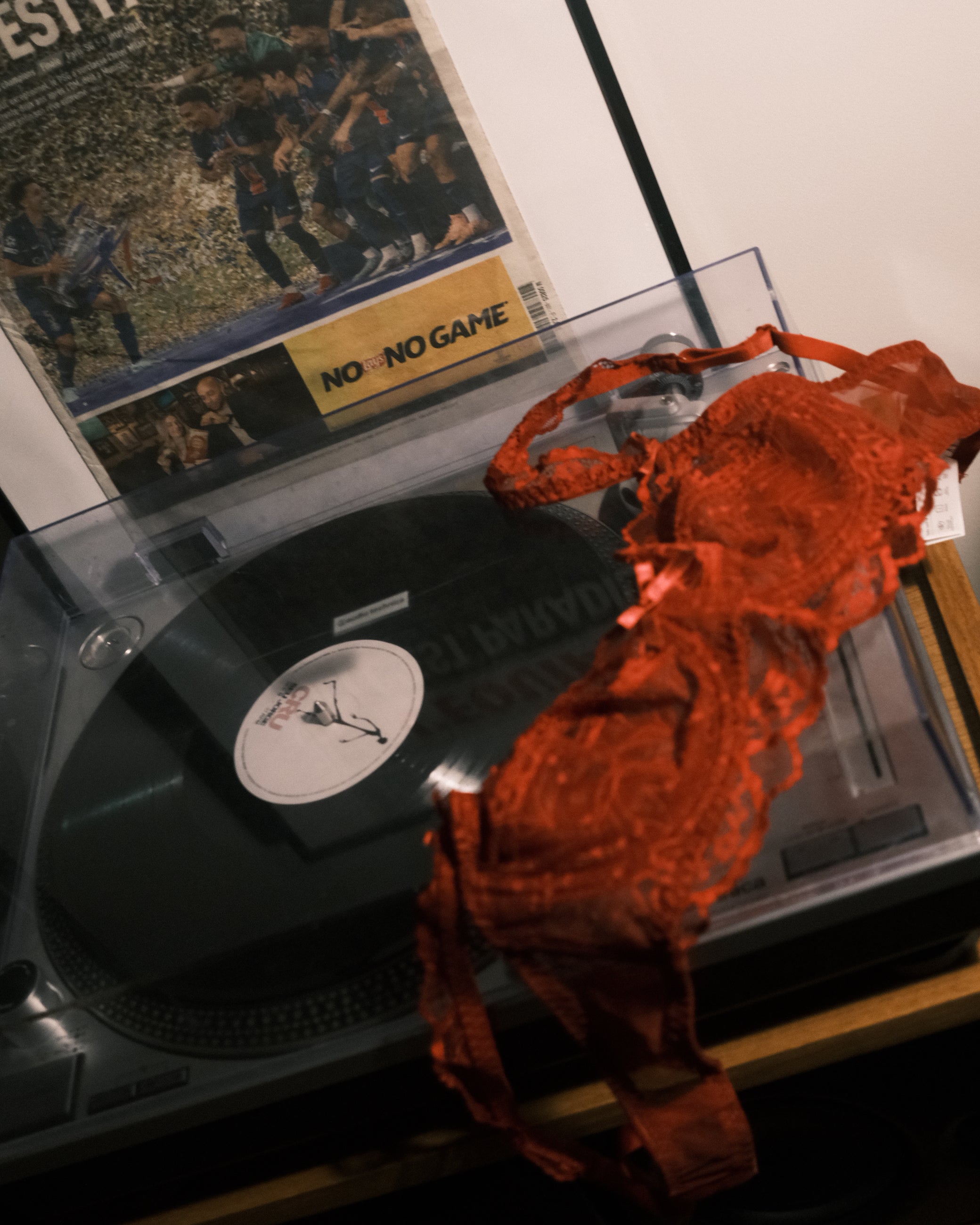 Aimée | Hot Red