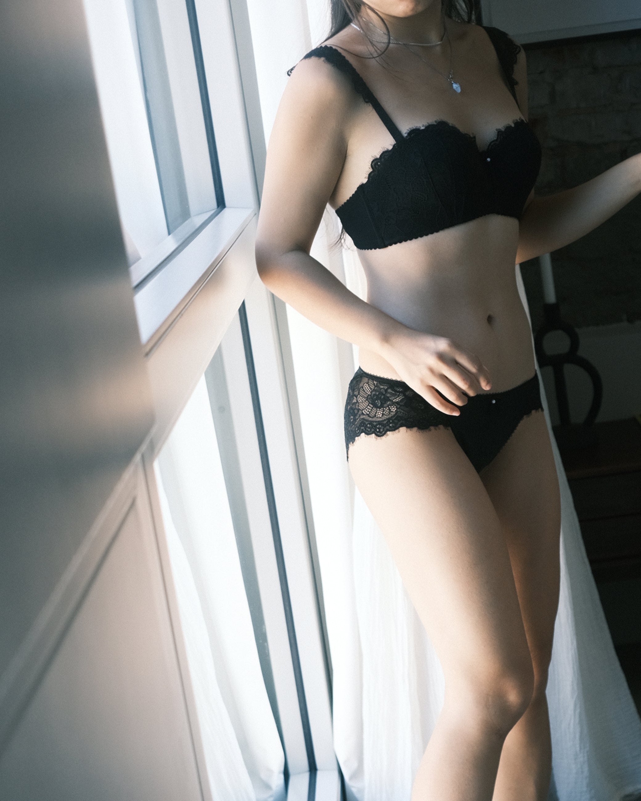 Shirohana | Black Petal