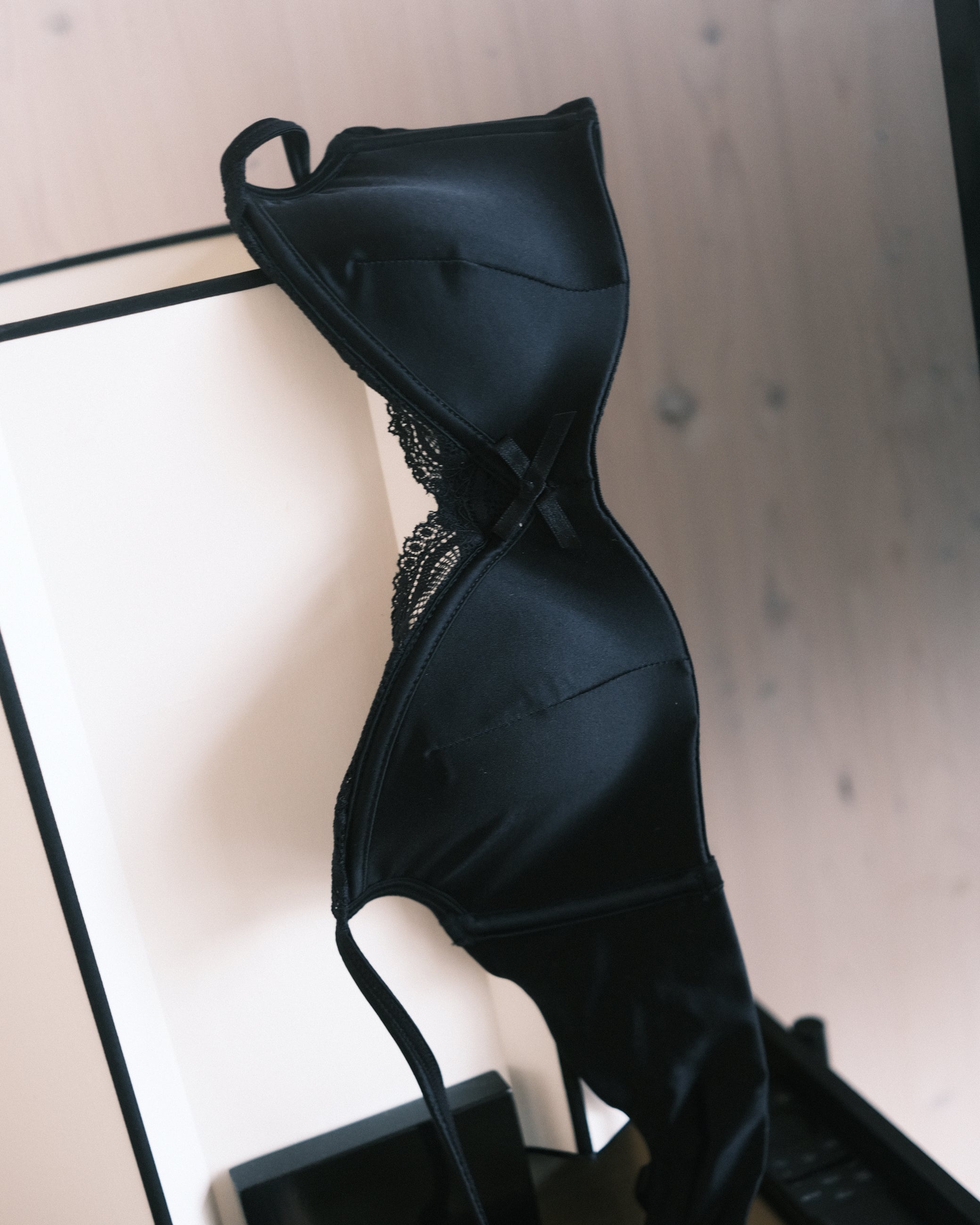 Silvia | Black